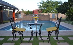 Honolulu Lifestyle Guest Lodge